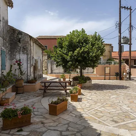 Gala Estate Traditional Mansion Holiday home