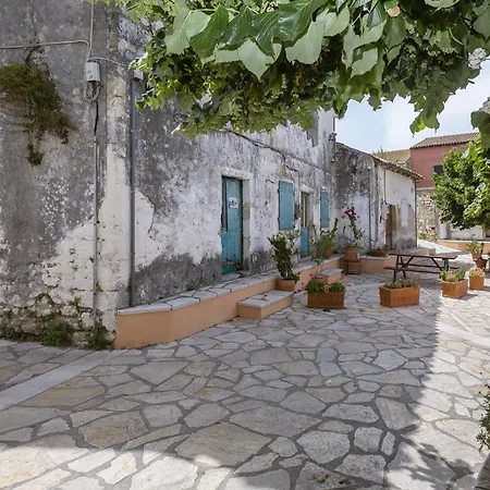 Holiday home Gala Estate Traditional Mansion Gardelades