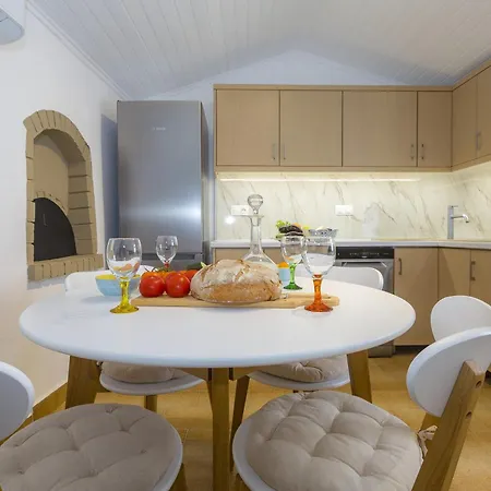 Gala Estate Traditional Mansion Holiday home *