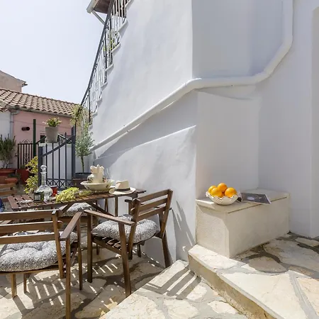 Gala Estate Traditional Mansion * Gardelades